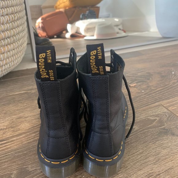 DR. MARTENS - Picture 3 of 4